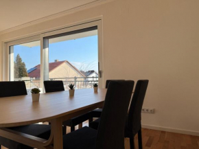 100 m2 Apartment mit Balkon und Parkplatz